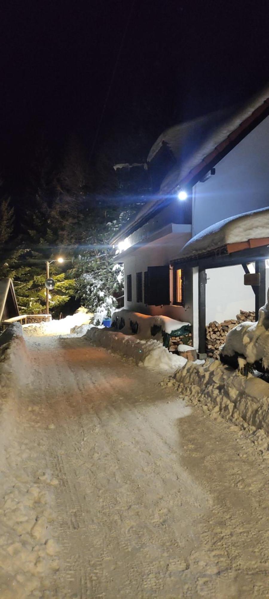 ホテル Uki & Sofi Mountain House コパオニク エクステリア 写真